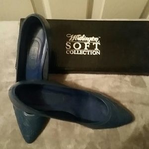 Worthington blue pumps